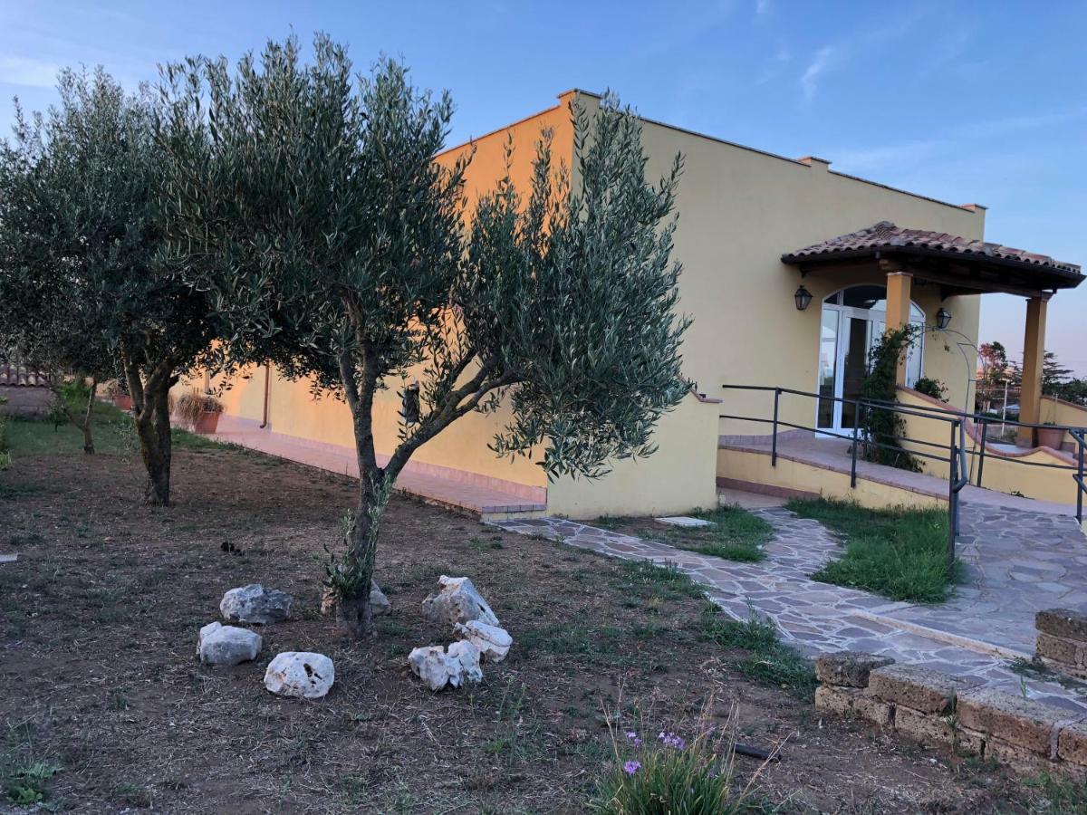 Agriturismo "Lo Zafferano" อาพริเลีย ภายนอก รูปภาพ