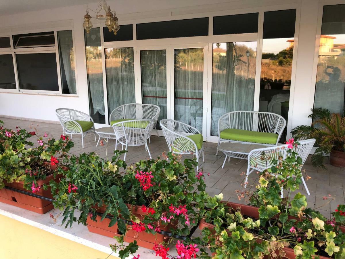 Agriturismo "Lo Zafferano" อาพริเลีย ภายนอก รูปภาพ